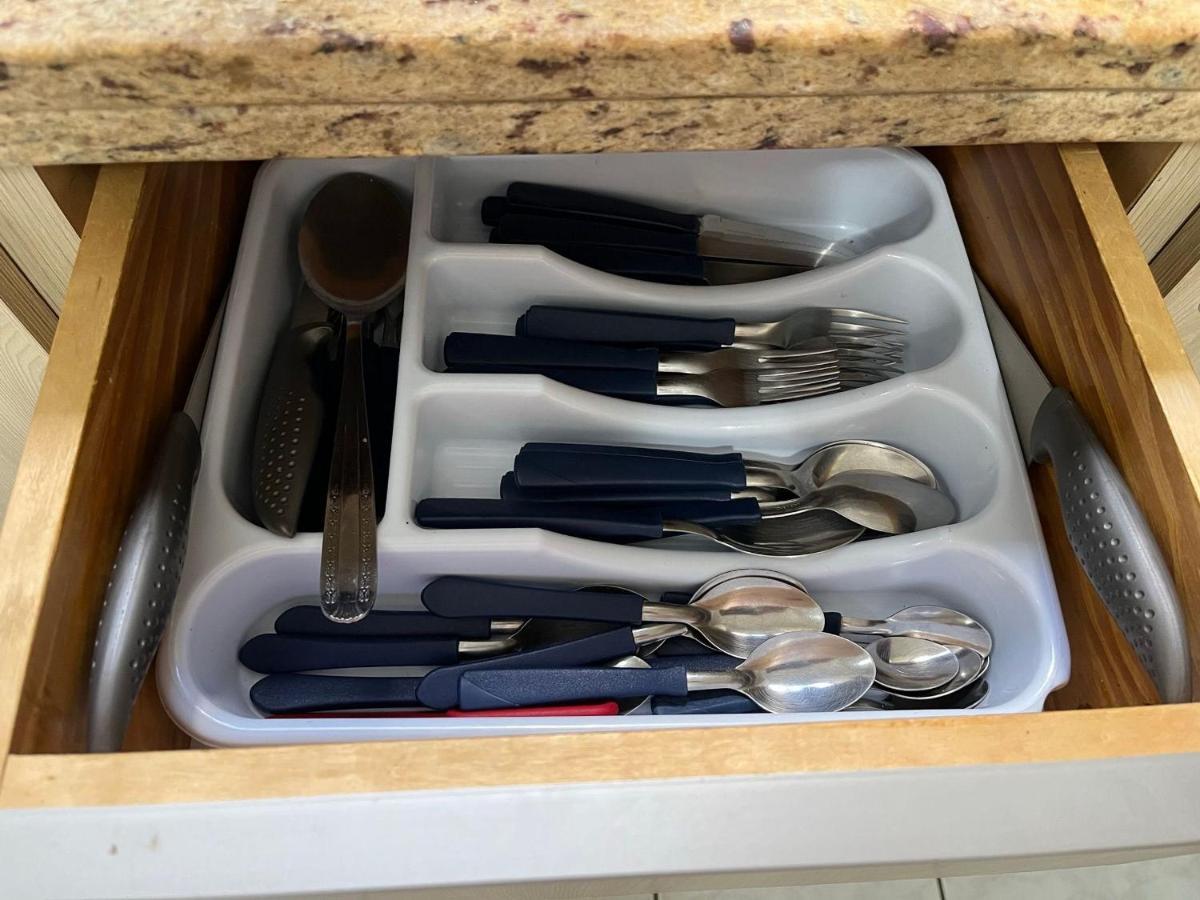 Apartamento Vb301 - Apto Completo, 2 Sendo 1 Suíte, Sacada Ampla Com Churrasqueira, Garagem, Kit E Internet Rápida Balneário Camboriú